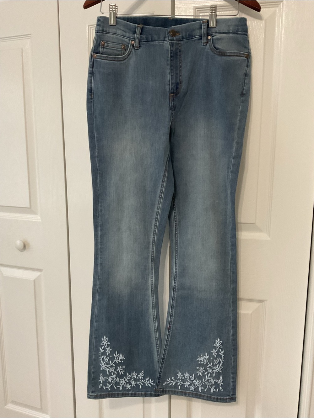 Denim & Co. Canyon Retreat Women’s Blue Embroidered Flare Jeans